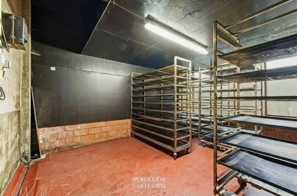 villa-met-magazijn-op-toplocatie030.jpg