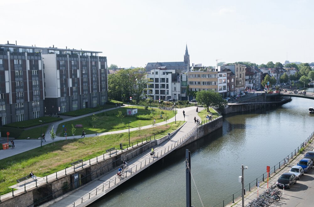 coupure-944-9000-gent003.jpg
