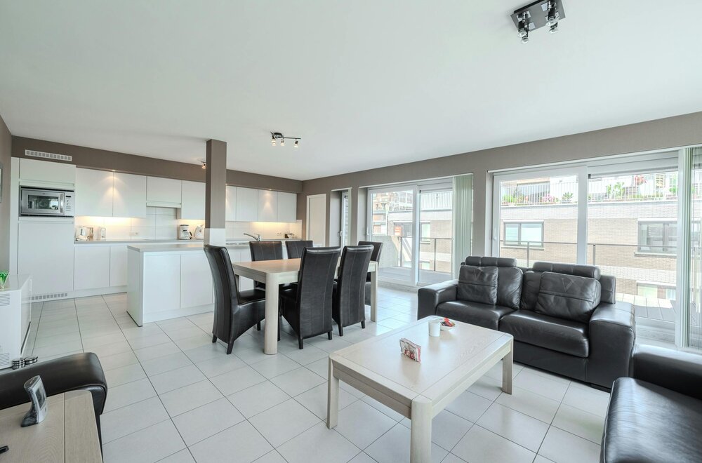 lichtrijk-hoekappartement-met-grote-terrassen-te-koop-op-topligging-004.jpg