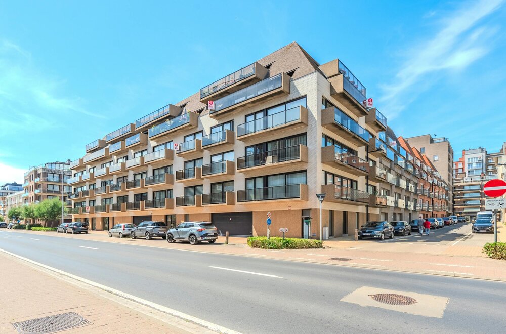 lichtrijk-hoekappartement-met-grote-terrassen-te-koop-op-topligging-005.jpg