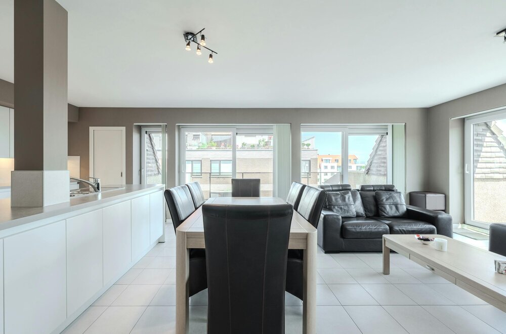 lichtrijk-hoekappartement-met-grote-terrassen-te-koop-op-topligging-008.jpg