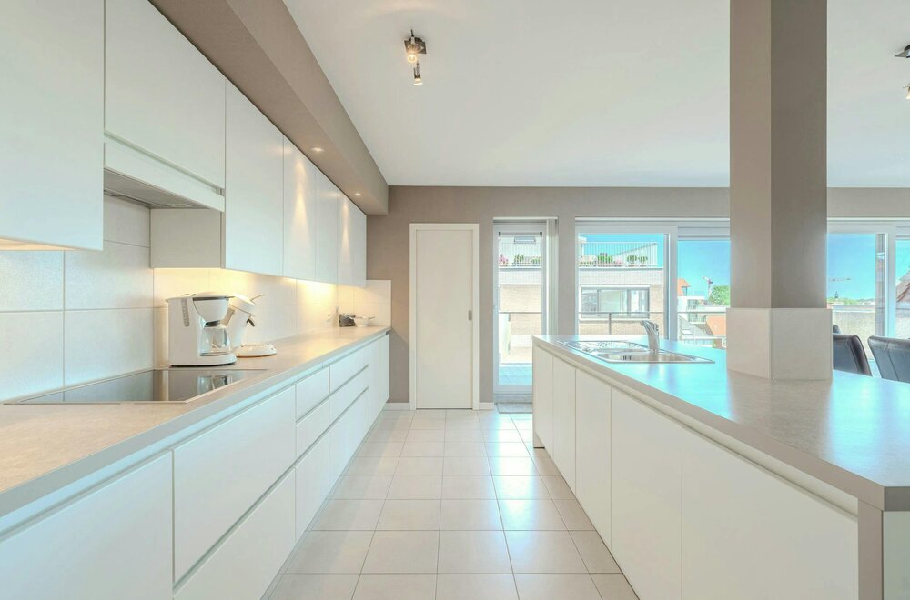 lichtrijk-hoekappartement-met-grote-terrassen-te-koop-op-topligging-009.jpg