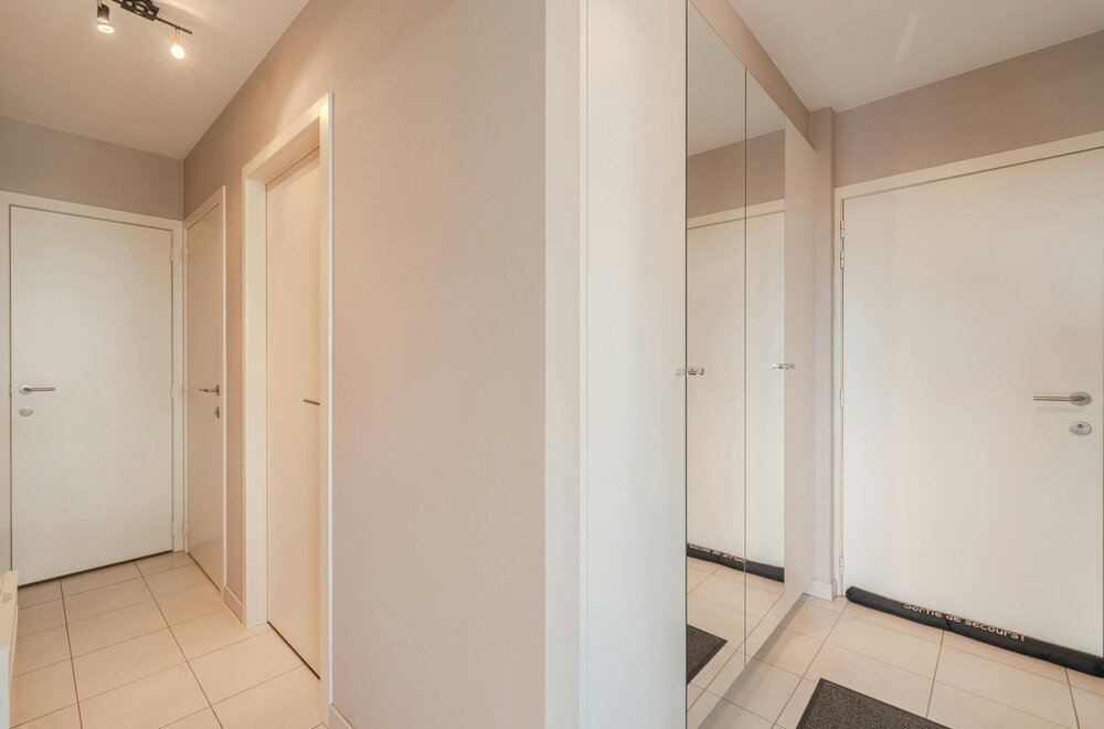 lichtrijk-hoekappartement-met-grote-terrassen-te-koop-op-topligging-021.jpg