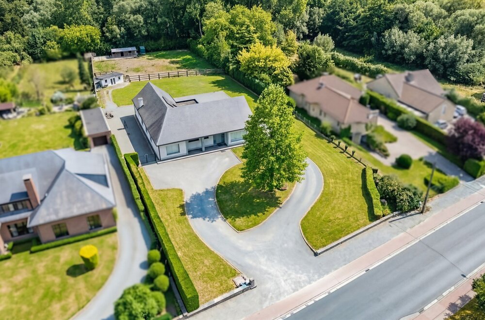 sublieme-villa-op-een-uniek-domein-van-ca-50-are001.jpg