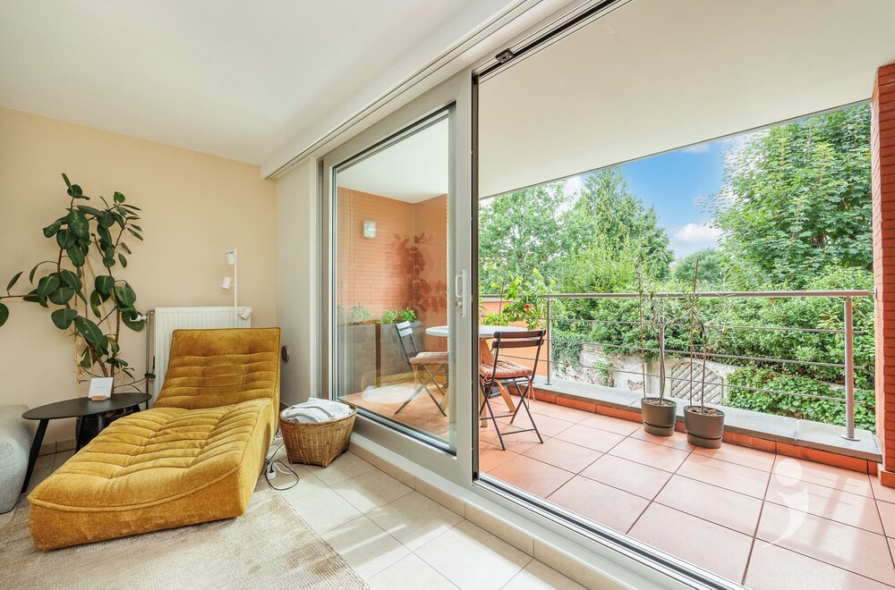 ruim-appartement-met-groot-terras-en-2-slaapkamers002.jpg