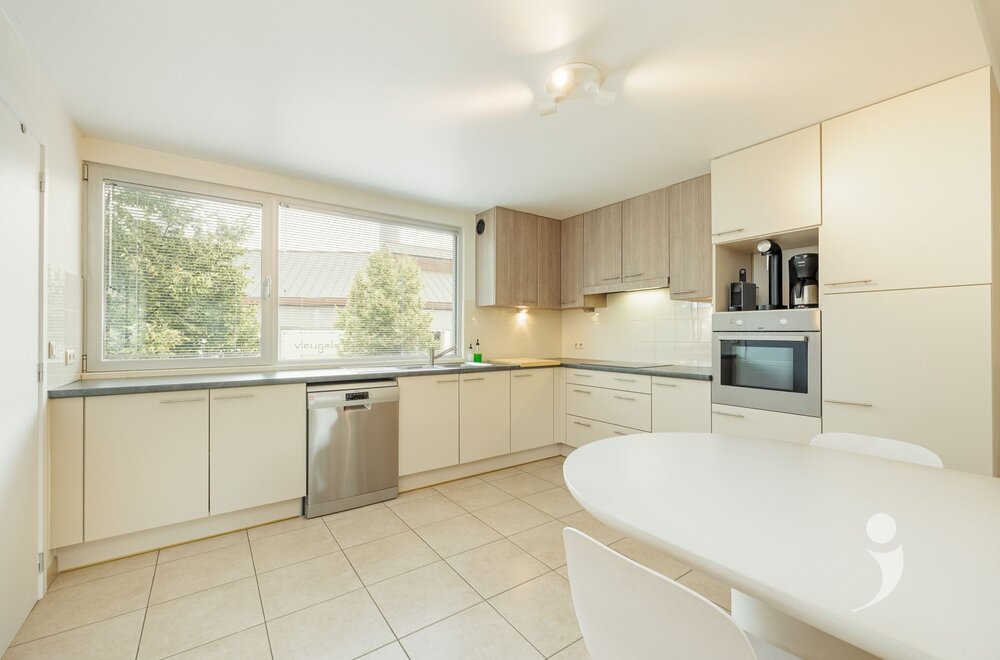 ruim-appartement-met-groot-terras-en-2-slaapkamers006.jpg