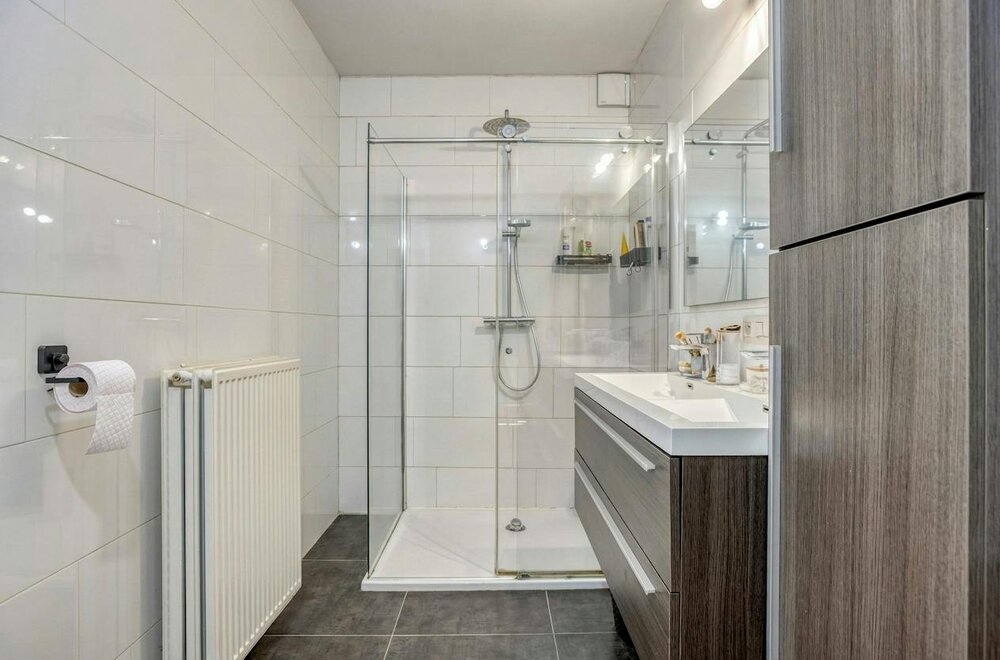 instapklaar-huis-met-4-slaapkamers-en-koer-te-koop-in-brugge007.jpg