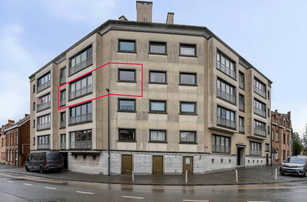 appartement-met-vier-kamers-en-garage-te-koop-in-ieper001.jpg