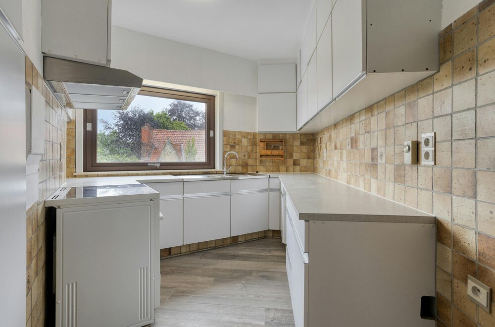 appartement-met-vier-kamers-en-garage-te-koop-in-ieper005.jpg