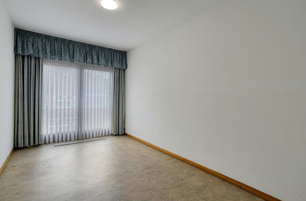 appartement-met-vier-kamers-en-garage-te-koop-in-ieper011.jpg