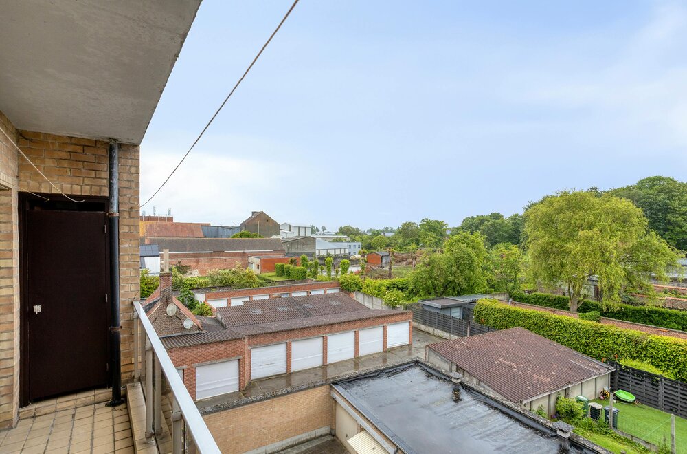 appartement-met-vier-kamers-en-garage-te-koop-in-ieper016.jpg