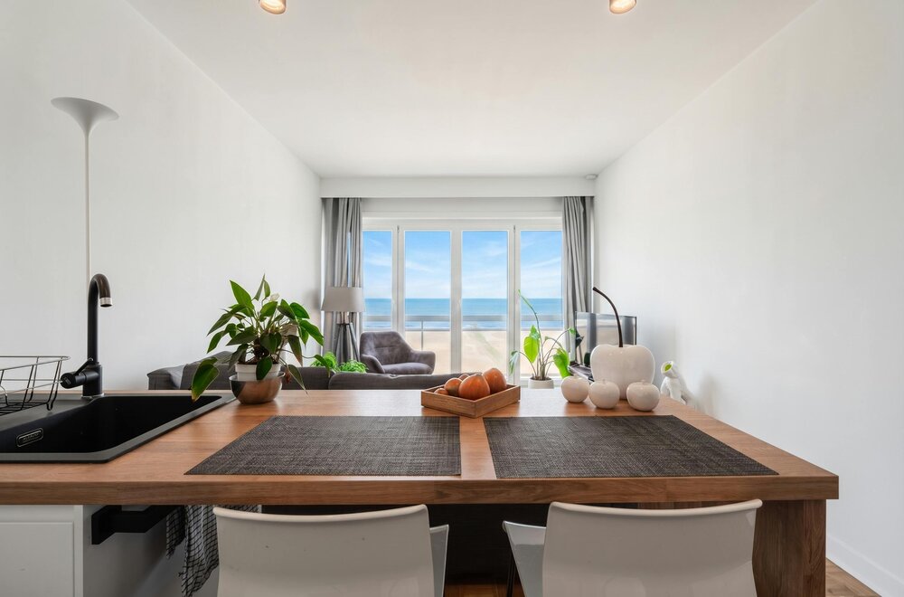 ruime-studio-met-prachtig-frontaal-zeezicht-te-middelkerke002.jpg
