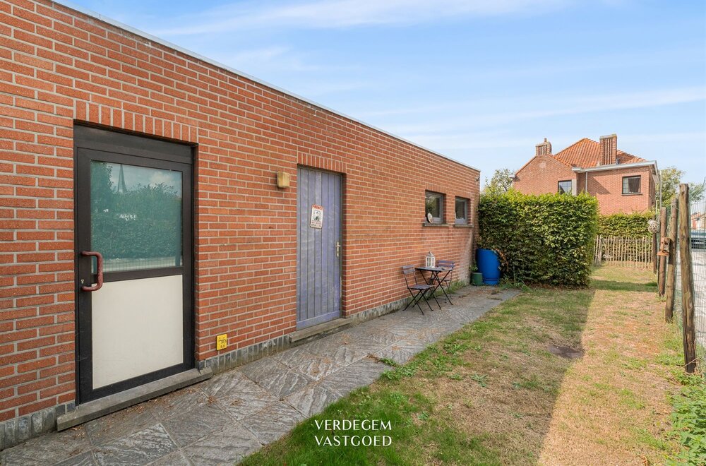 centraal-gelegen-opbrengsteigendom-met-gelijkvloerse-handel-kantoor-en-duplexappartement006.jpg