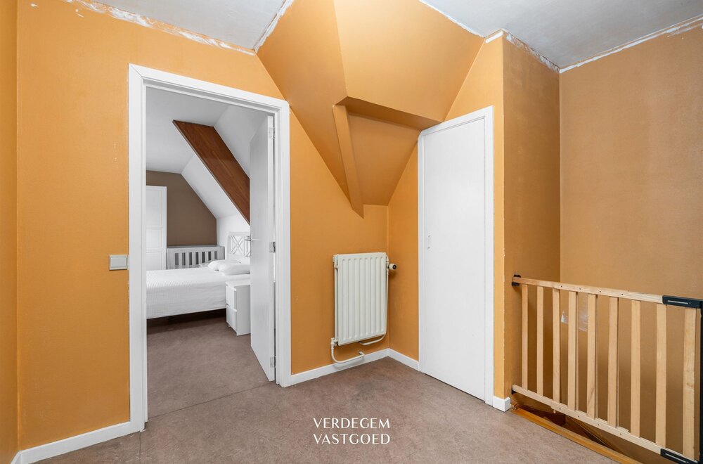 centraal-gelegen-opbrengsteigendom-met-gelijkvloerse-handel-kantoor-en-duplexappartement018.jpg