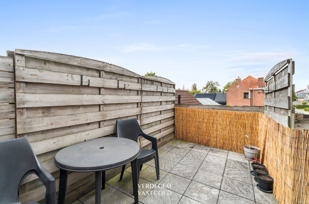 centraal-gelegen-opbrengsteigendom-met-gelijkvloerse-handel-kantoor-en-duplexappartement020.jpg