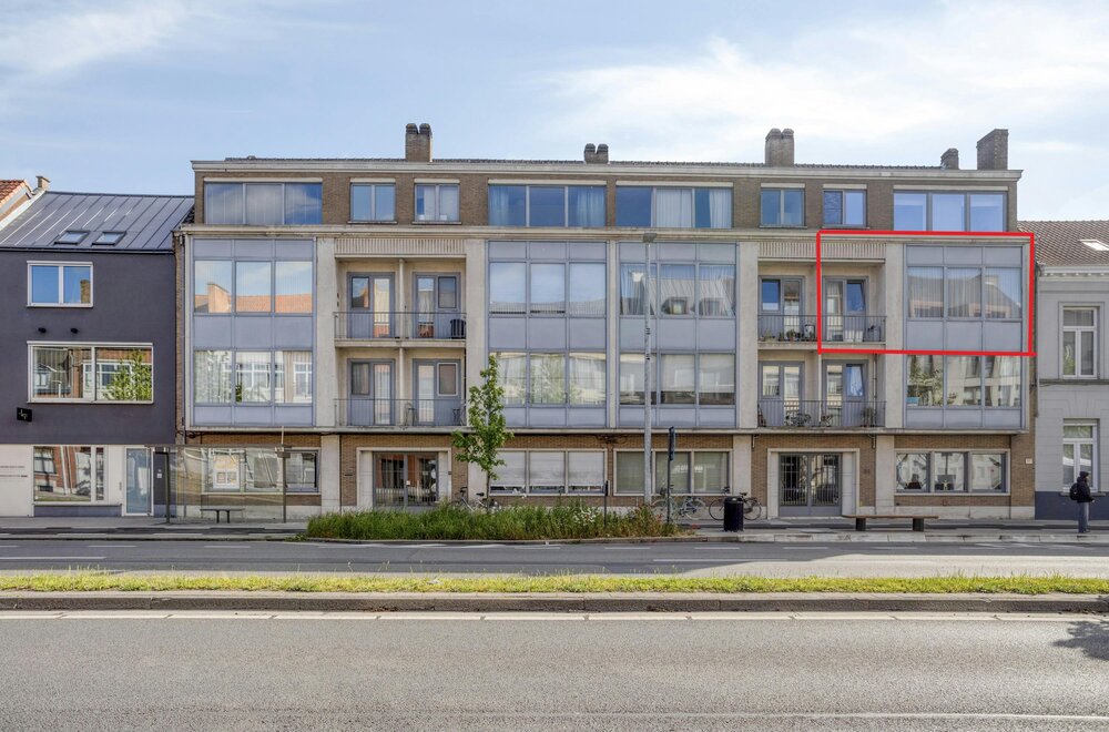 lichtrijk-appartement-met-2-slaapkamers-te-koop-in-brugge011.jpg