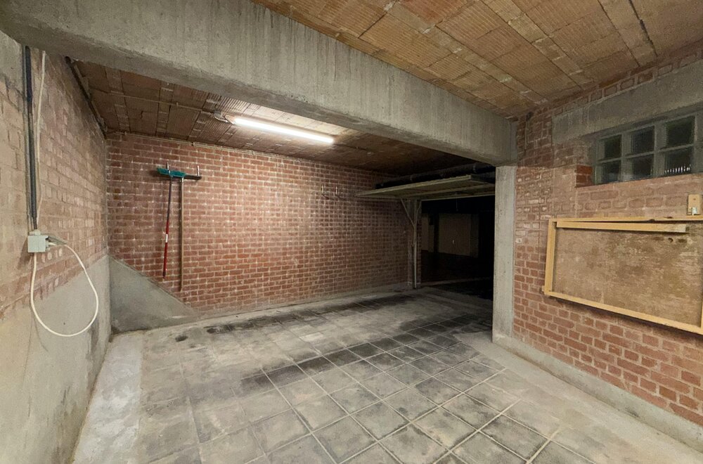 appartement-met-vier-kamers-en-garage-te-koop-in-ieper023.jpg