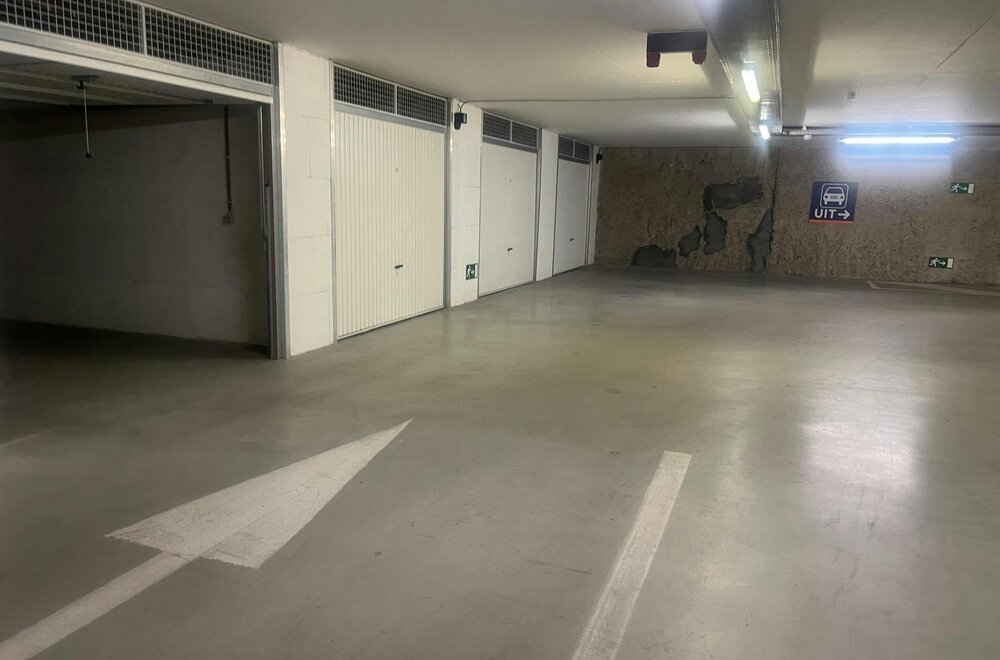 ruime-garagebox-te-koop-onder-het-marktplein-te-centrum-005.jpg