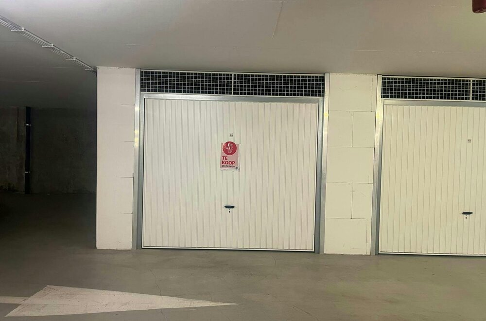 ruime-garagebox-te-koop-onder-het-marktplein-te-centrum-009.jpg