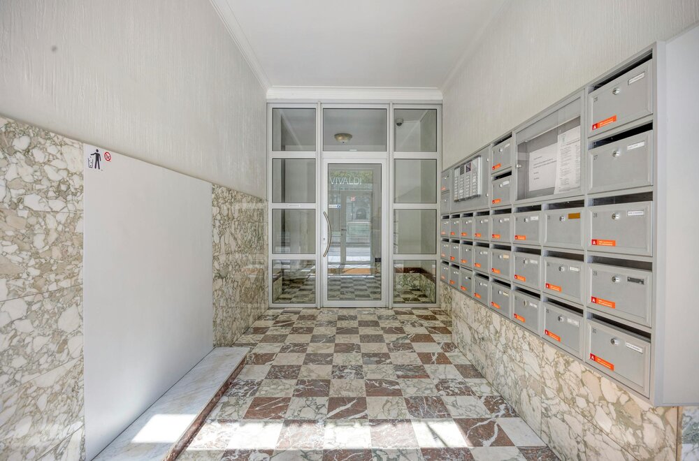ruim-appartement-te-koop-in-centrum-antwerpen-021.jpg
