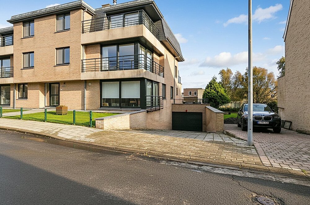 goedgelegen-garagebox-te-koop-te-duinenweg-in-middelkerke-002.jpg