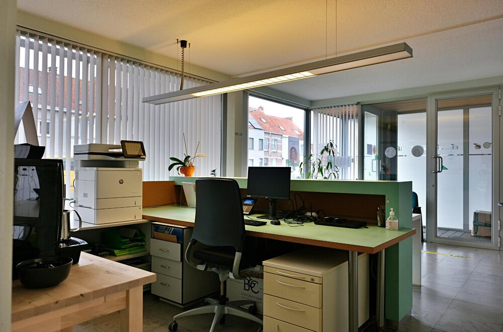 kantoor-met-loft-en-ruime-parking-te-koop-in-roeselare005.jpg
