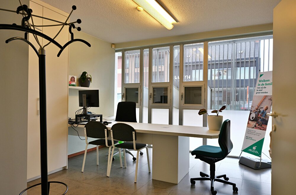 kantoor-met-loft-en-ruime-parking-te-koop-in-roeselare008.jpg
