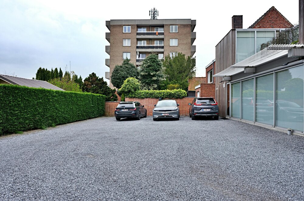kantoor-met-loft-en-ruime-parking-te-koop-in-roeselare012.jpg