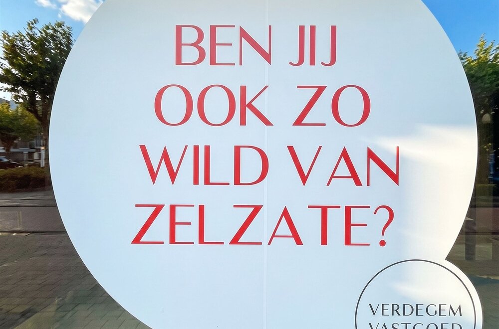 ultra-zichtbaar-handelsgelijkvloers-van-215m-en-10-5m-vitrine-op-de-markt004.jpg