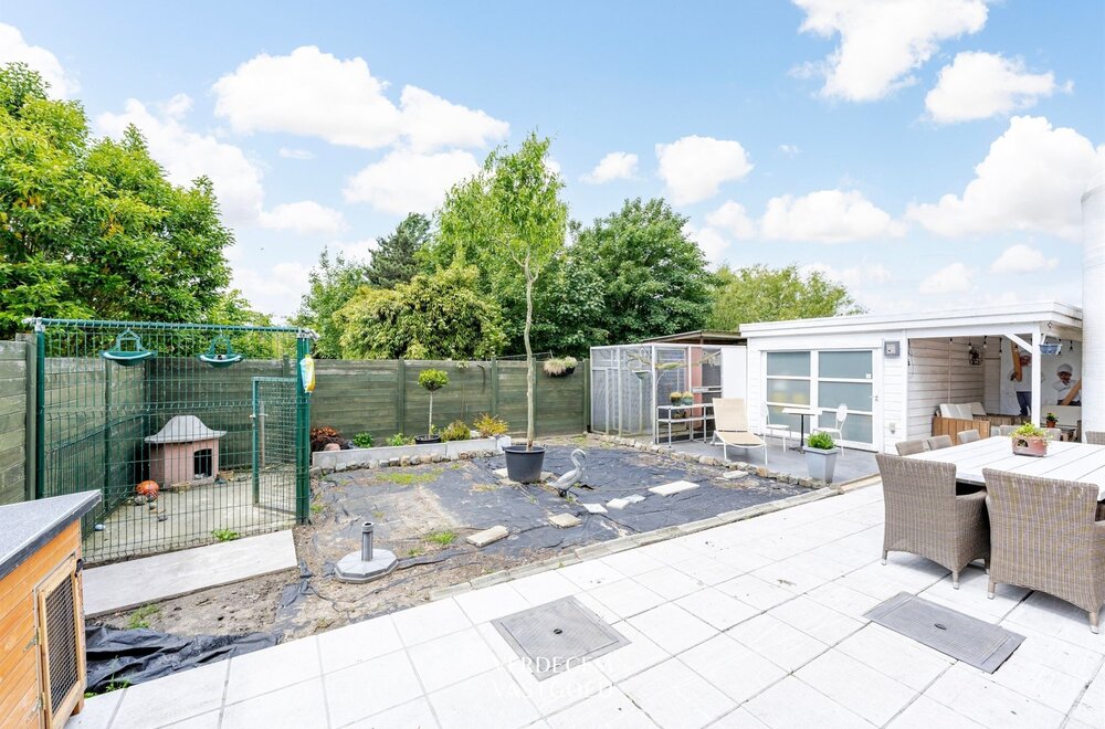 handelsruimte-met-woonst-in-het-warm-hart-van-wippelgem030.jpg
