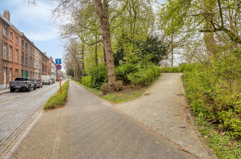 karaktervol-huis-te-renoveren-in-brugge-nabij-het-station002.jpg