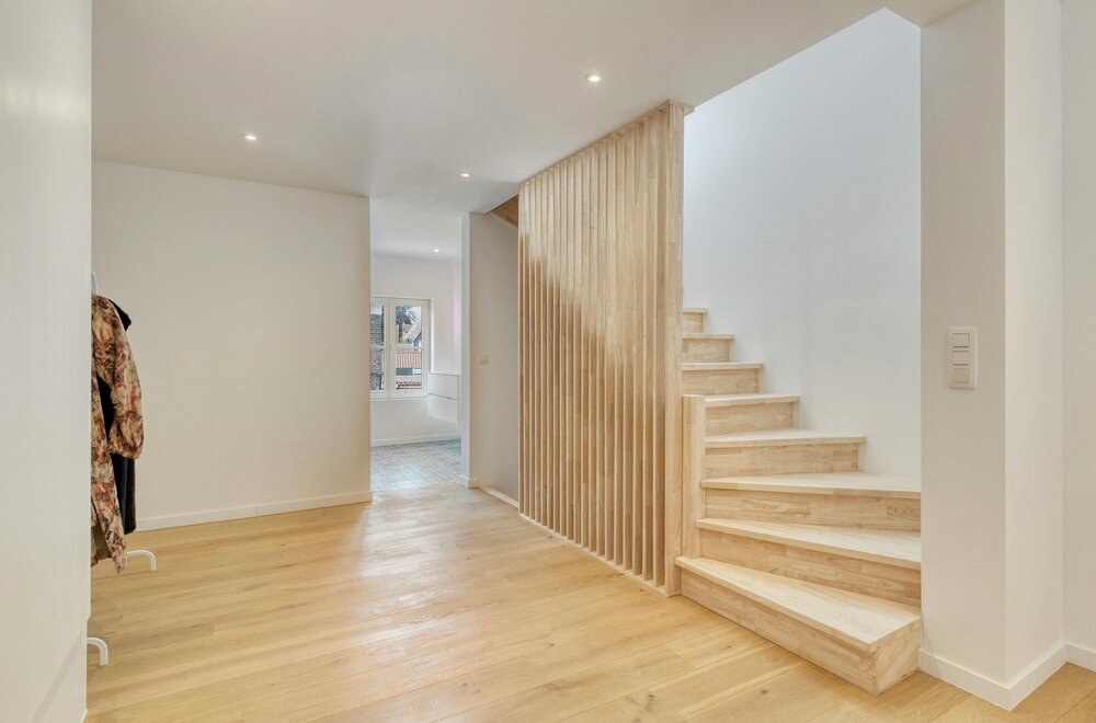 vernieuwde-woning-met-gezellige-tuin-langs-de-brugse-vesten007.jpg