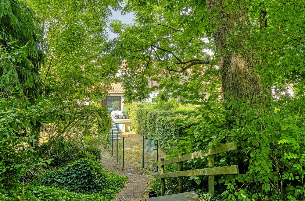 vernieuwde-woning-met-gezellige-tuin-langs-de-brugse-vesten013.jpg