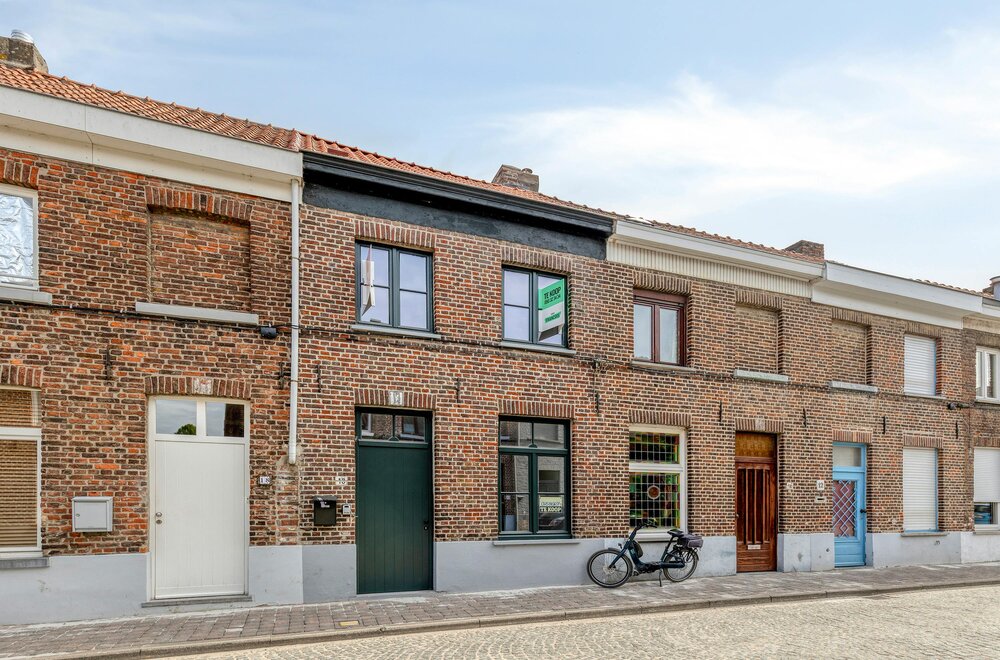 vernieuwde-woning-met-gezellige-tuin-langs-de-brugse-vesten014.jpg