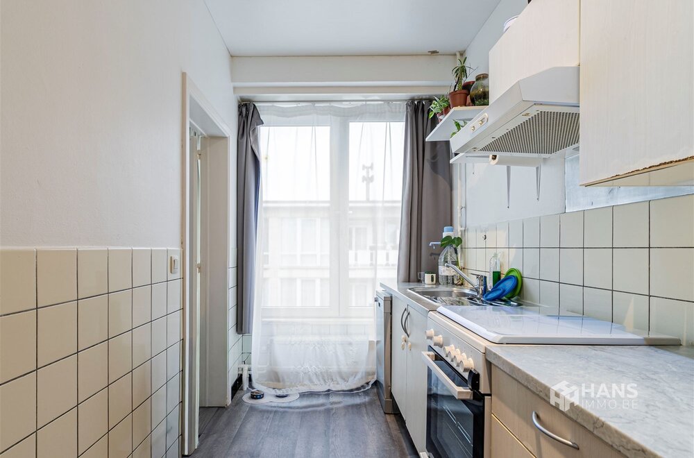 instapklaar-appartement-76-m-met-2-slaapkamers-en-terras-2-m-in-antwerpen-2020-004.jpg