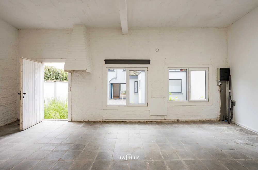 lichtrijk-appartement-met-2-slaapkamers-ruime-tuin-en-garage-in-burcht015.jpg
