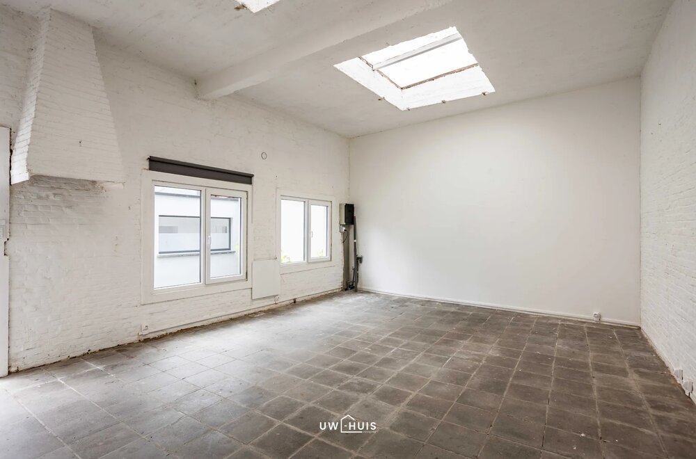 lichtrijk-appartement-met-2-slaapkamers-ruime-tuin-en-garage-in-burcht016.jpg