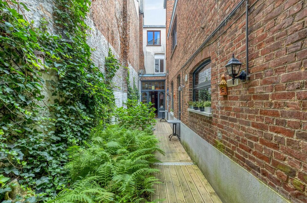 opbrengsteigendom-met-renovatiepotentieel-op-toplocatie-in-kortrijk009.jpg