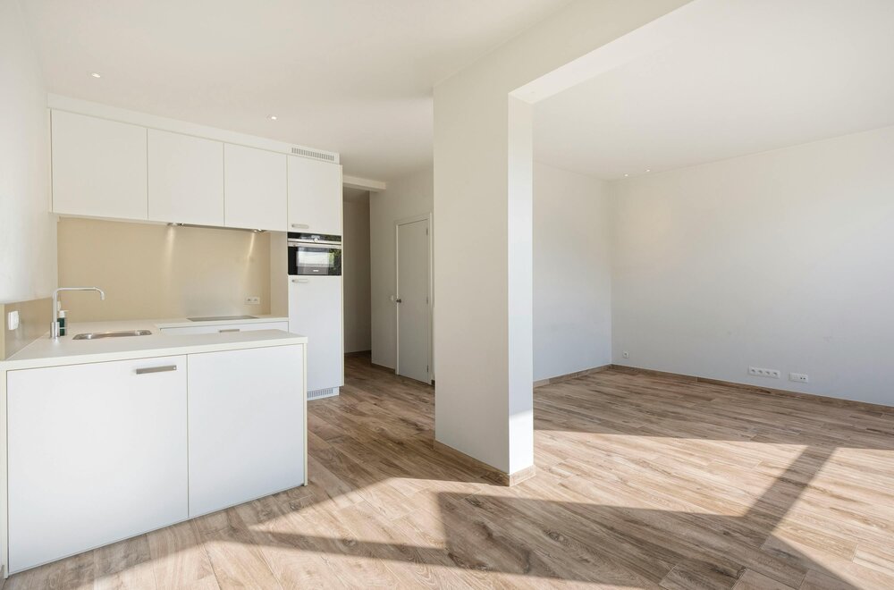 appartement-met-twee-slaapkamers-en-terras-in-antwerpen-te-koop-005.jpg