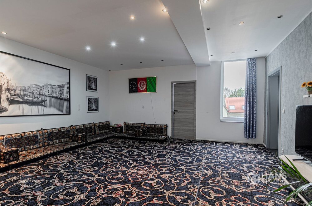 uitzonderlijk-ruim-polyvalent-kantoorgebouw-van-ca-2-600-m-op-topligging-in-deurne023.jpg