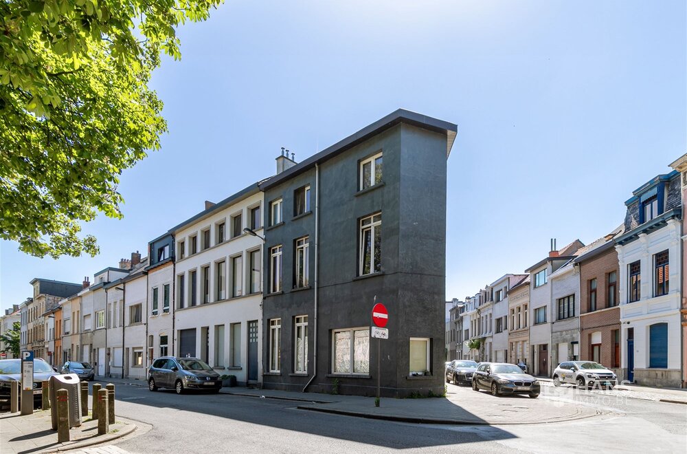 opbrengsteigendom-woning-120-m-bestaande-uit-3-units-in-antwerpen-2060-001.jpg