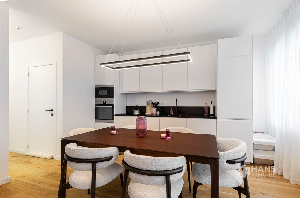 instapklaar-appartement-70-m-met-2-slaapkamers-en-2-terrassen-in-merksem-002.jpg
