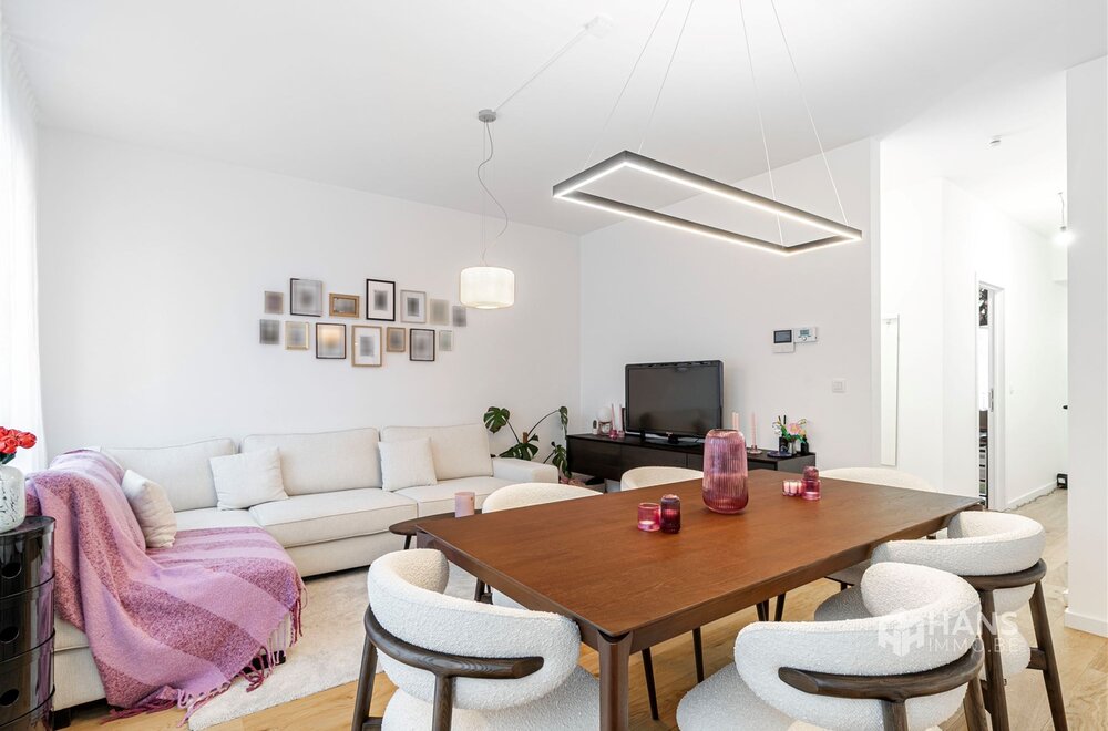 instapklaar-appartement-70-m-met-2-slaapkamers-en-2-terrassen-in-merksem-003.jpg