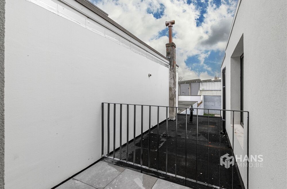 instapklaar-appartement-70-m-met-2-slaapkamers-en-2-terrassen-in-merksem-016.jpg