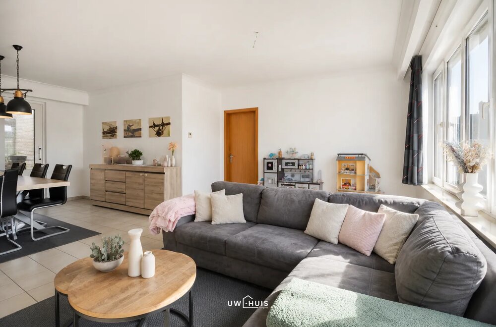 ruim-instapklaar-appartement-met-3-slaapkamers-en-garage002.jpg