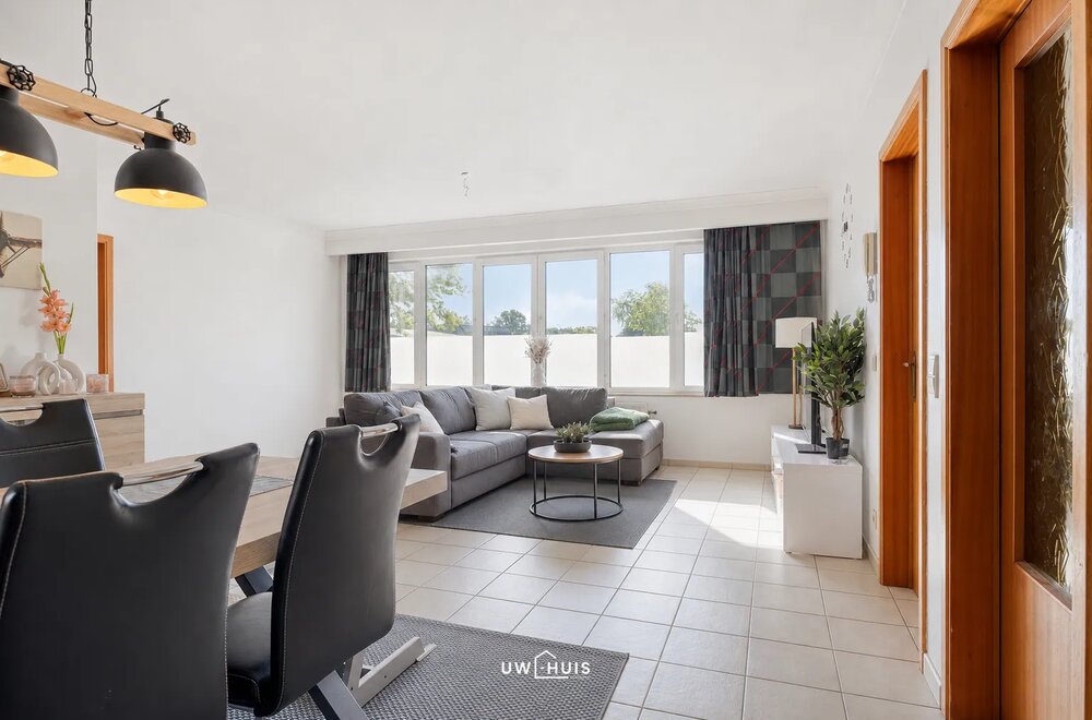 ruim-instapklaar-appartement-met-3-slaapkamers-en-garage003.jpg