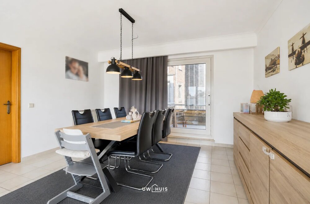 ruim-instapklaar-appartement-met-3-slaapkamers-en-garage004.jpg