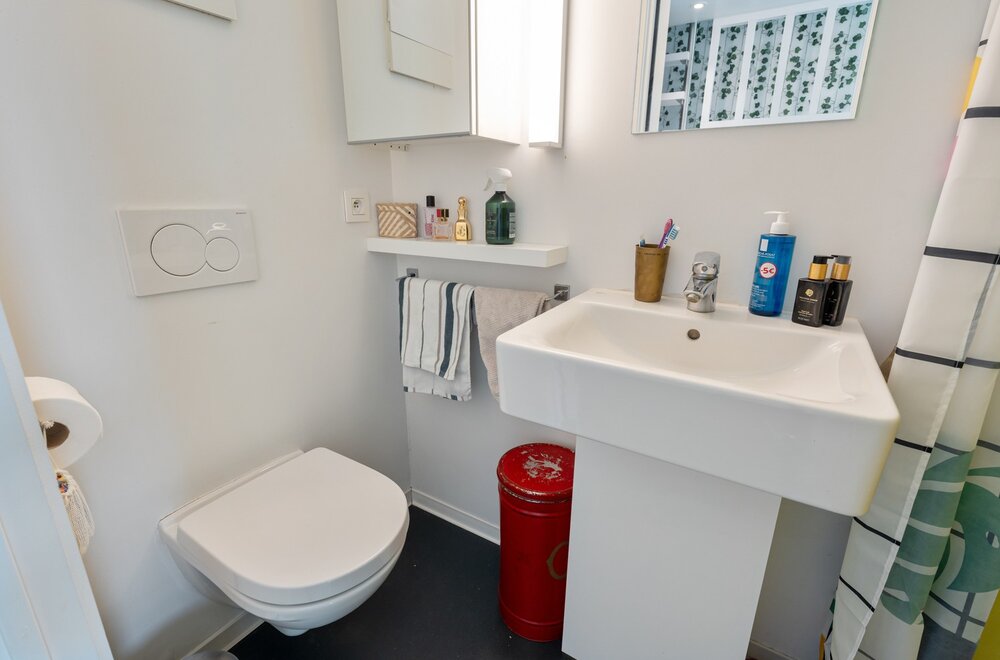 centraal-gelegen-en-moderne-studentenkamer-met-eigen-sanitair-en-een-slaapverdiep-007.jpg