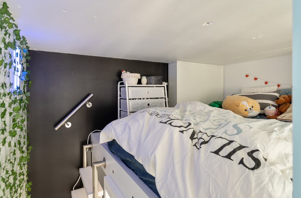 centraal-gelegen-en-moderne-studentenkamer-met-eigen-sanitair-en-een-slaapverdiep-009.jpg