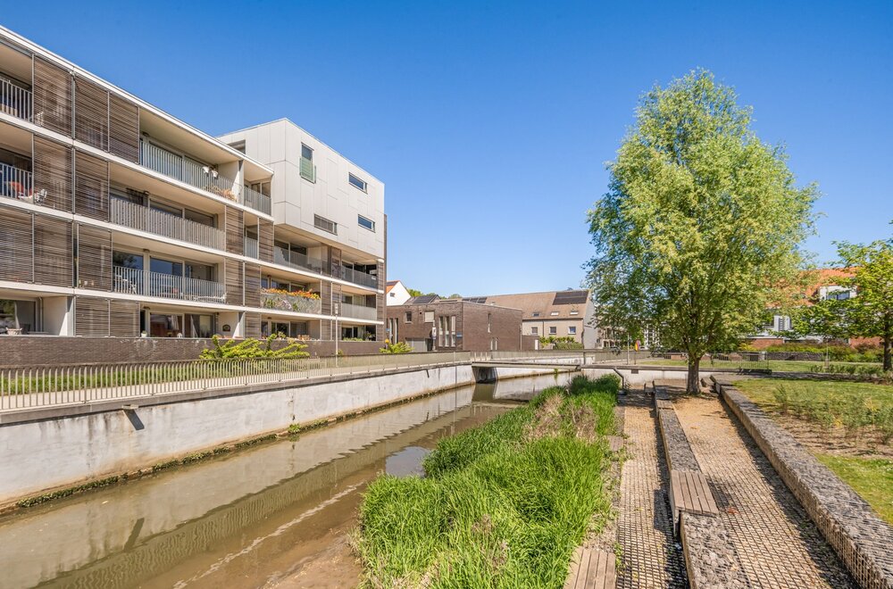 modern-rustig-gelegen-en-bijzonder-ruim-appartement-met-4-slaapkamers-2-badkamers-en-2-terrassen-te-centrum-leuven-027.jpg
